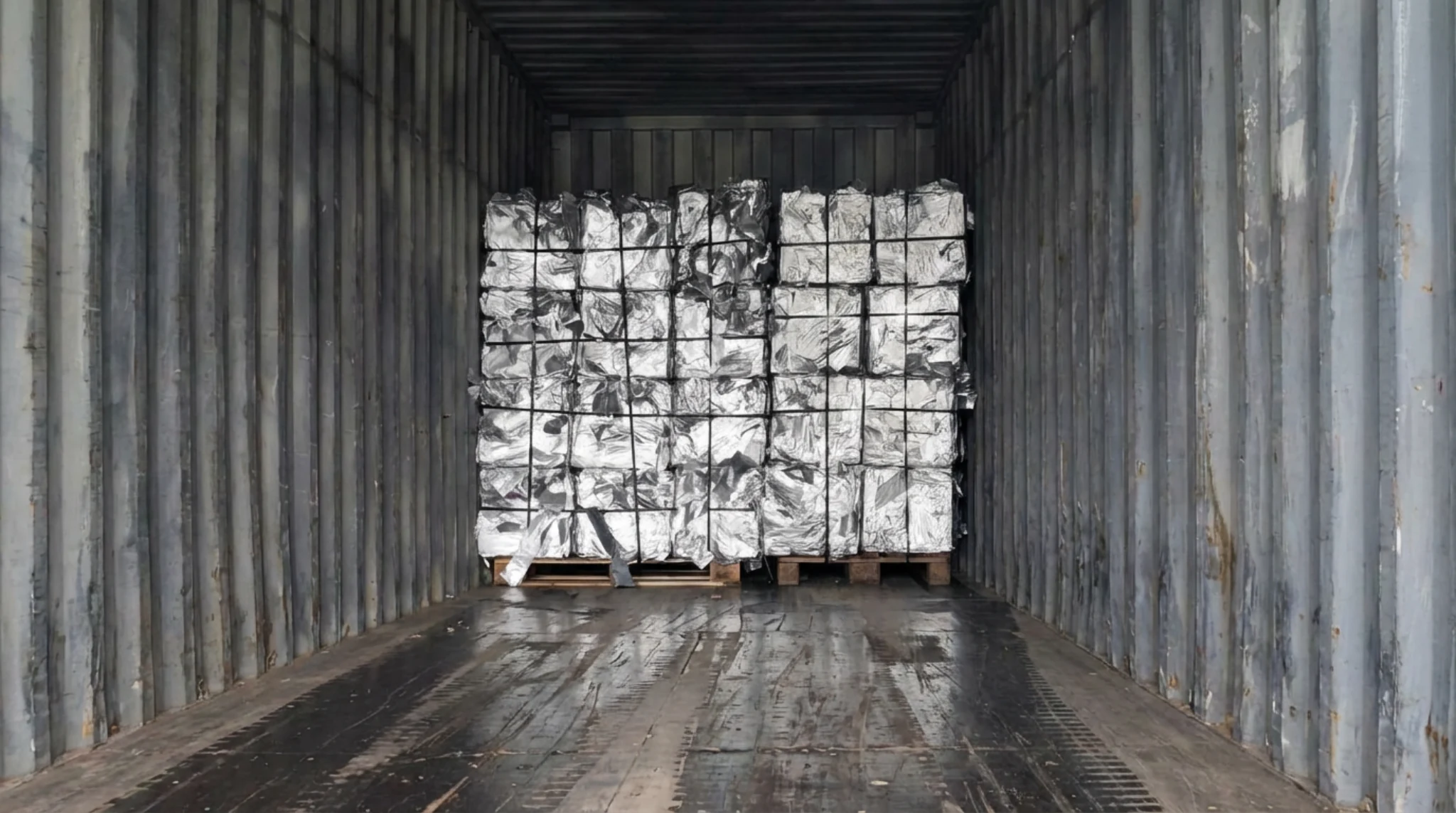 Container documentation and aluminum logistics execution