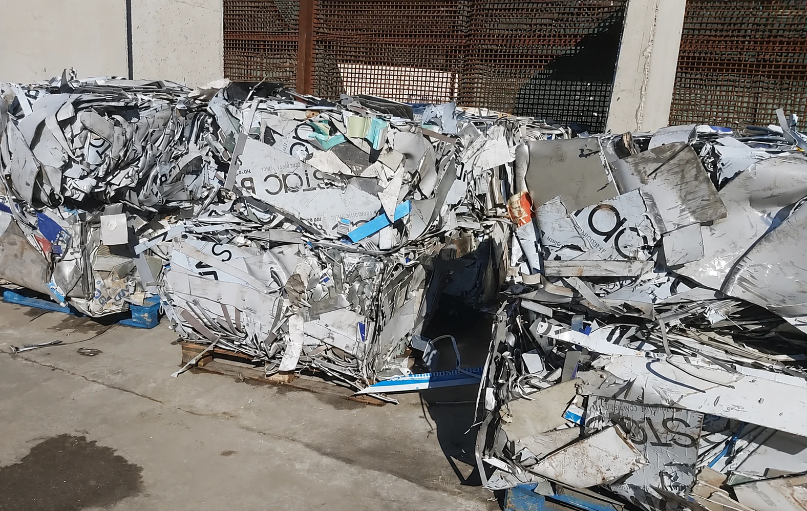 Industrial aluminum recovery and container logistics yard